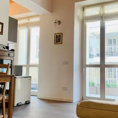 Bocconi-navigli 10 * Milão
