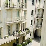 Bocconi-navigli 10 *